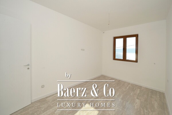 photo 11 Seaview Apartment in Tivat