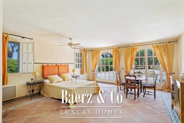 photo 23 Beautiful Provencal villa in the heart of an estate in Biot