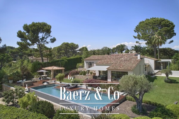 photo 3 Contemporary Provençal villa with a unique view