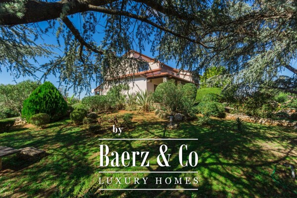 photo 9 Pula, Veli Vrh, wonderful villa plus 4 separated apartments and a pool