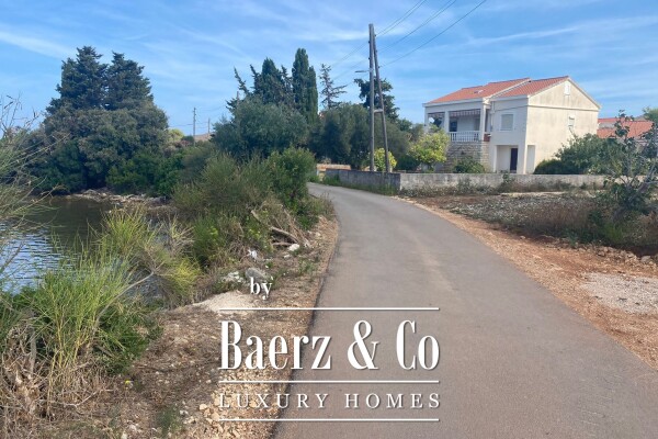 photo 9 Zadar, Ugljan/Muline, family house NKP 256 m2 by the sea on a plot of 1,600 m2