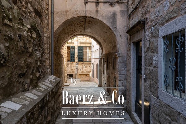 photo 2 Dubrovnik - Old Town, stone house with garden