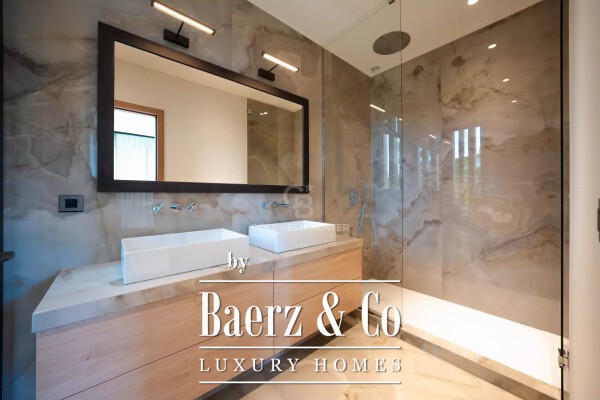 photo 10 STUNNING NEW VILLA - SECURE GATED ESTATE