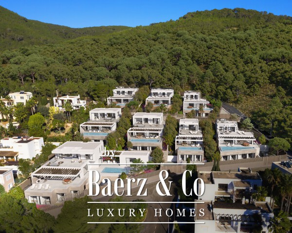 photo 4 8 luxury villas on the top of Santa Eulalia town