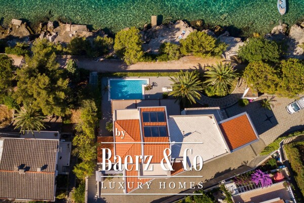 photo 10 Split, Čiovo, modern villa/boutique hotel with 8 apartments, first row to the sea