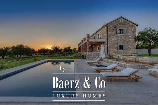 photo 3 Zadar, Murvica, spectacular stone villa with tennis court and swimming pool