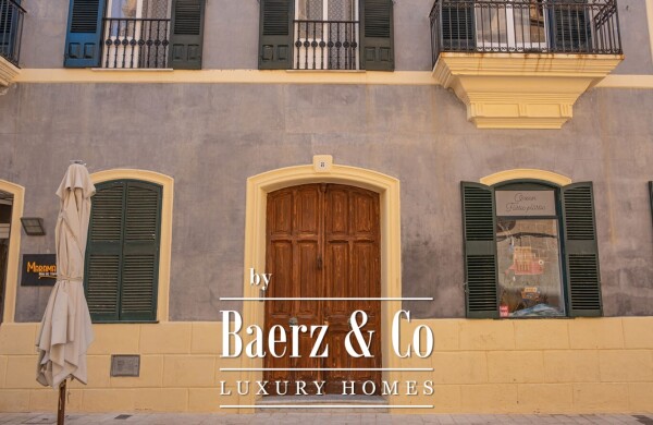 photo 3 MANSION HOUSE IN THE HEART OF THE OLD TOWN