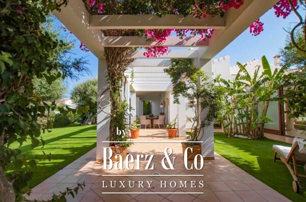 photo 5 VILLA WITH INTERIOR SWIMMING POOL IN SON BLANC