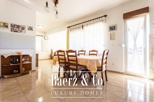 photo 9 Trogir, family house with three apartments near the center