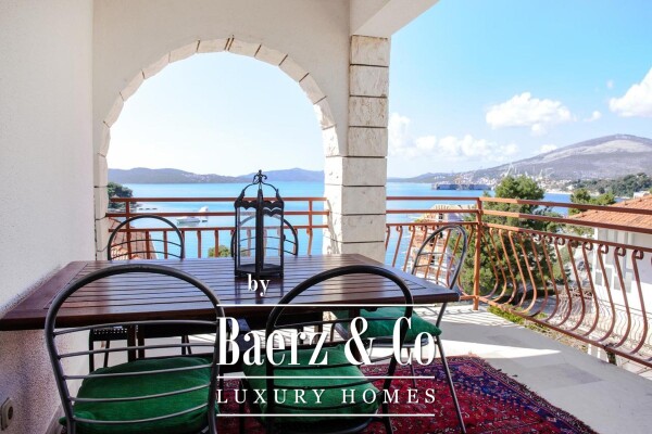 photo 4 Okrug Gornji, Beautiful house, second row to the sea