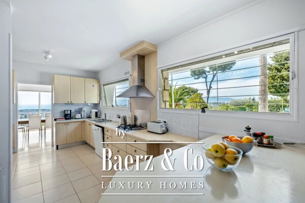 photo 9 AMAZING CALIFORNIAN STYLE VILLA WITH SEA VIEW