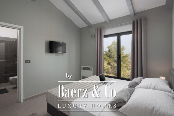 photo 10 Istria, Vodnjan, beautiful NKP villa 250 m2 on a large garden with a pool of 78 m2