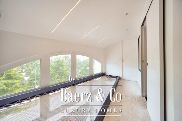 photo 14 Top Floor Duplex with Stunning Views of Île Seguin