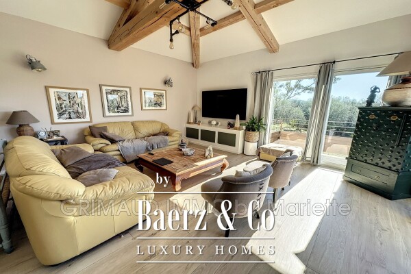 photo 7 Beautiful Recent Villa with Open Views, Tranquility, and Poo