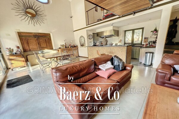 photo 6 Rare opportunity for a bed and breakfast: 7 rooms just steps