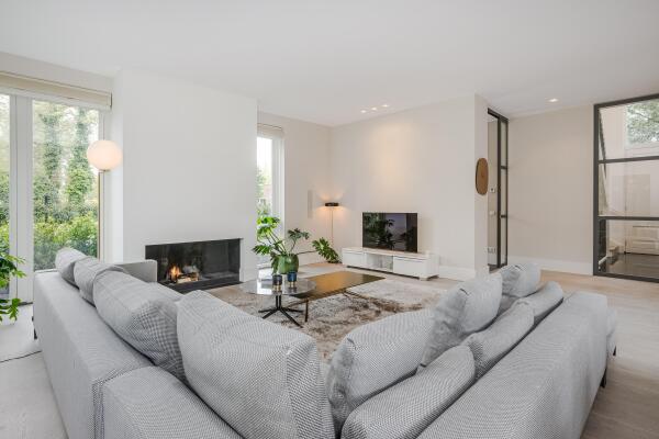 photo 10 van Brouchovenlaan 6