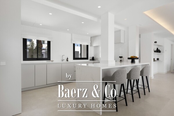 photo 38 Villa - Marbella East - Ref: 8528