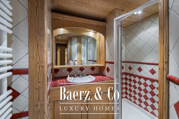 photo 10 Charming Savoyard Chalet in Méribel Village