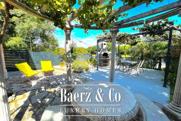 photo 14 Rovinj, Rovinjsko Selo, elegant, luxurious house 380 m2 with 4 residential units and a beauutifu...