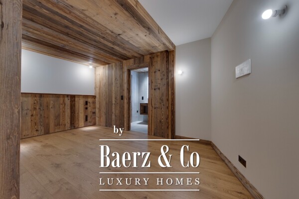 photo 3 LARGE 4-BEDROOM APARTMENT