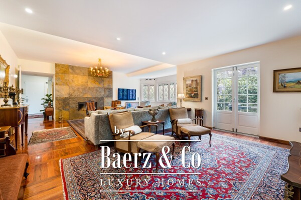 photo 4 Timeless Elegance in the Heart of Hollywood