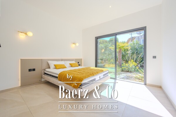 photo 4 Gassin Apartment – Just Steps from the Beach and 5 Minutes to St. Tropez