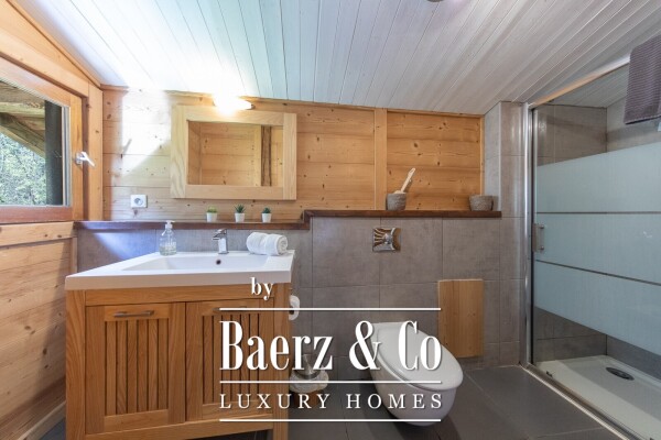 photo 21 AUTHENTIC 4-BEDROOM CHALET - CLOSE TO SKI LIFTS