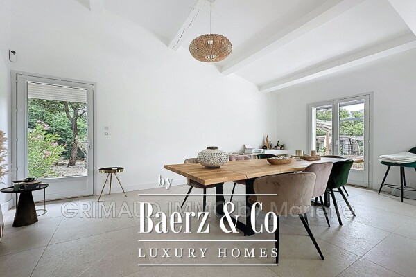 photo 11 Renovated villa on a 1,830 m² plot with swimming pool and be