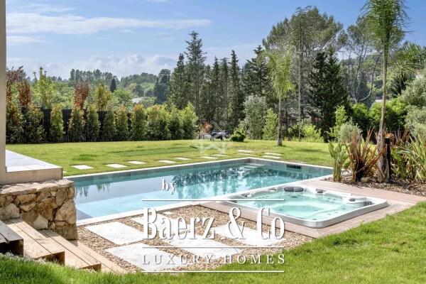 photo 2 New Contemporary-Style Villa with Lovely Open Views