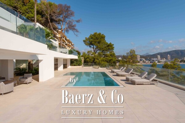 photo 4 Modern seafront villa in Cala Vinyes