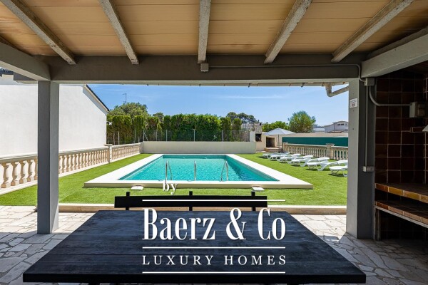 photo 2 Exclusive Villa with Vacation License in Arenal area, Palma