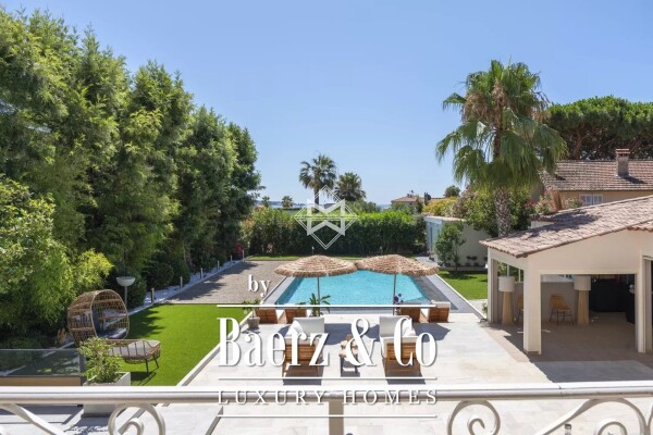 photo 4 10 minutes from Cannes - Renovated Belle Époque villa with sea view and walking distance to beaches