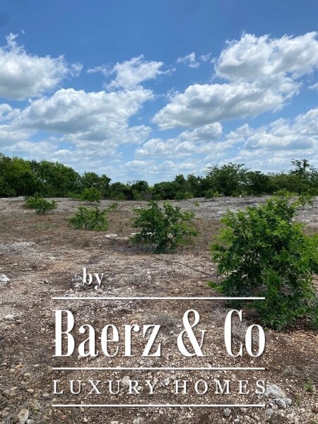 photo 14 Street 24 x 29 