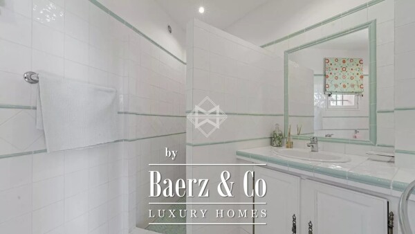 photo 14 Charming Varois-Style Property with Sea and Hill Views – La Croix-Valmer