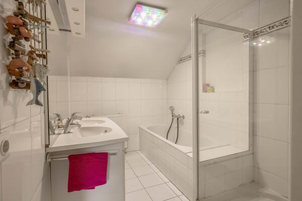 photo 38 Hoevensestraat 10