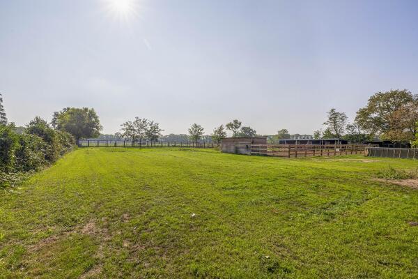 photo 65 Hoevensestraat 10