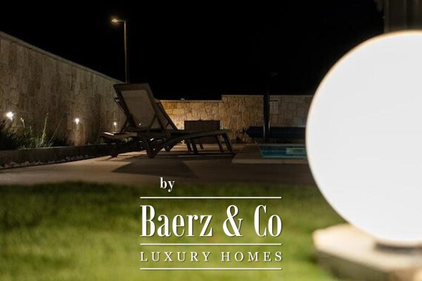 photo 4 Pag, Mandre, modern house with swimming pool in a beautiful location