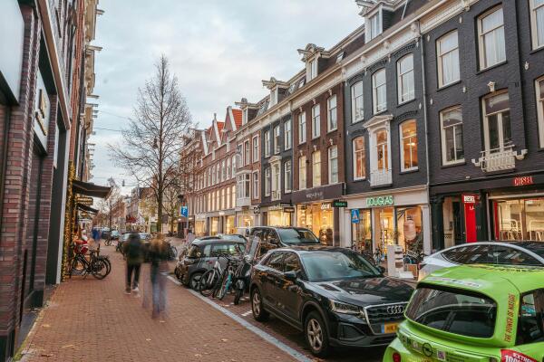 photo 37 Van Baerlestraat 17 3