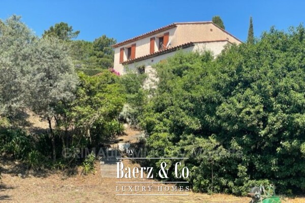 photo 5 Grimaud, France