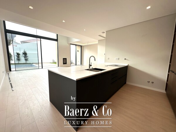 photo 1 New house in a private condominium, in Murches