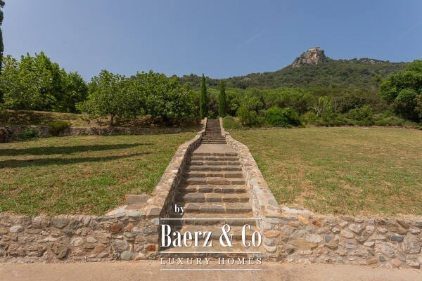 photo 28 Exceptional 18th century masia with tourist licence.