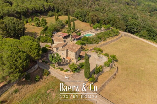 photo 30 Exceptional 18th century masia with tourist licence.