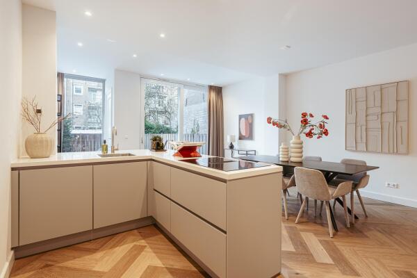 photo 8 Rustenburgerstraat 376 H