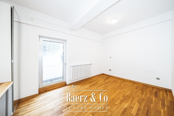 photo 14 Zagreb, Jelenovac, spacious three bedroom apartment with balcony and garden, with 2 garage, 202 m²