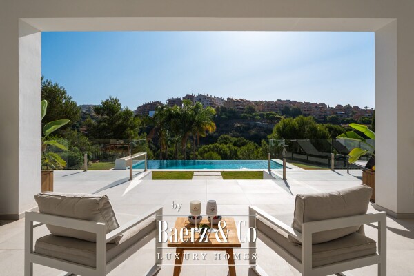 photo 10 Villa - Marbella East - Ref: 8685