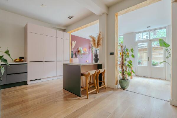 photo 6 Karel du Jardinstraat 28 H