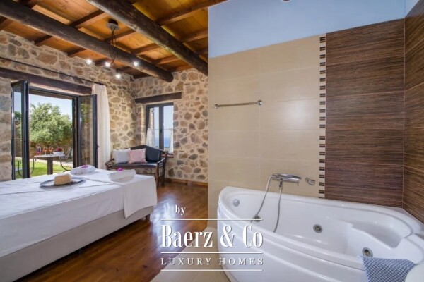 photo 9 Villa with fantastic sea view for sale, Kissamos, Crete