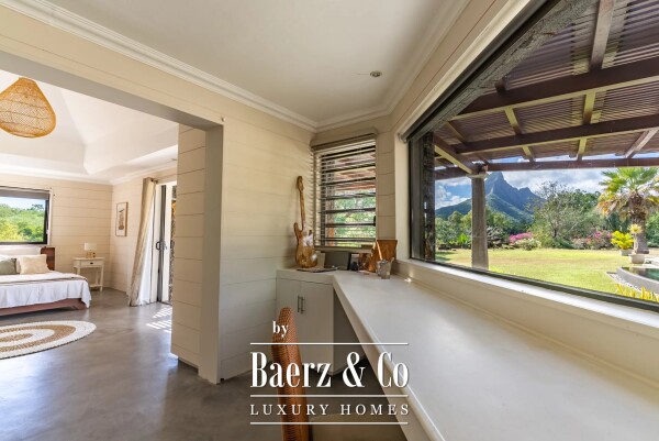 photo 5 Exceptional Villa in a Prestigious Golf Estate