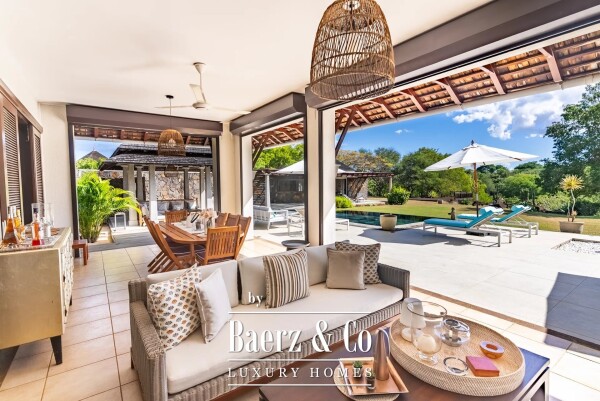 photo 10 Exceptional Villa in a Prestigious Golf Estate
