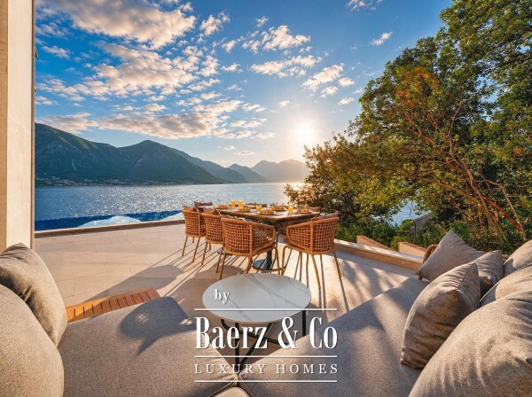 photo 4 Luxurious VIlla in Kotor with a Sea View and a Pool